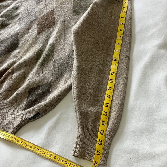 Fisherman Out of Ireland | 100% Pure Lambs Wool Argyle V-neck Sweater | Size: L - Picture 11 of 12